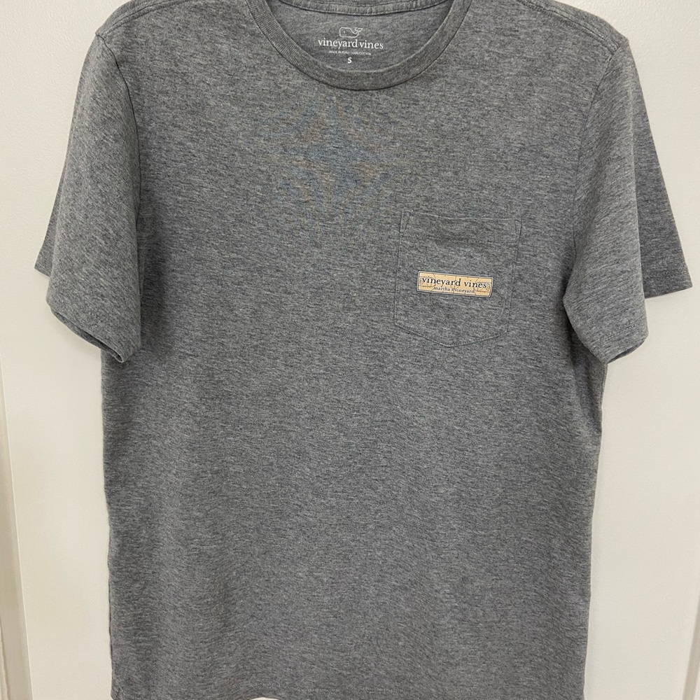 Vineyard Vines Men's Heather Gray Pocket Tee